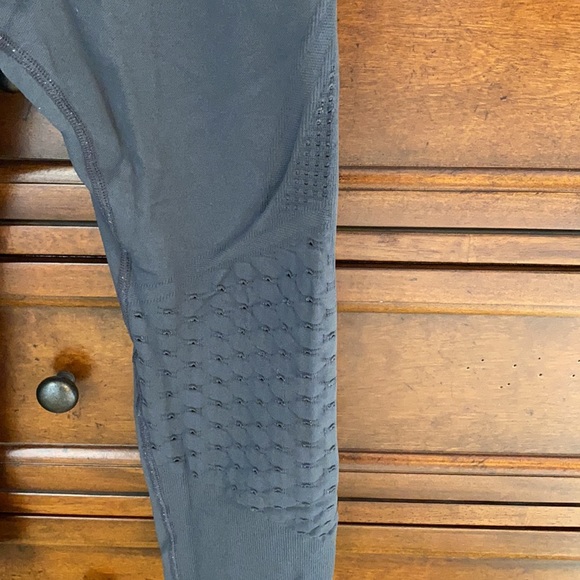 Athleta Capri Leggings - Picture 3 of 3